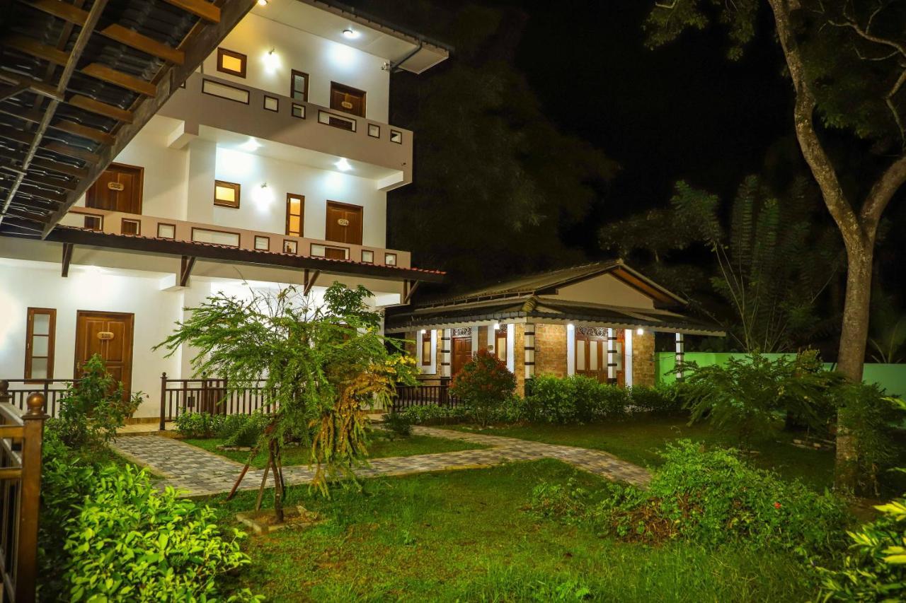 ווליגאמה Ilamparuma Hotel מראה חיצוני תמונה
