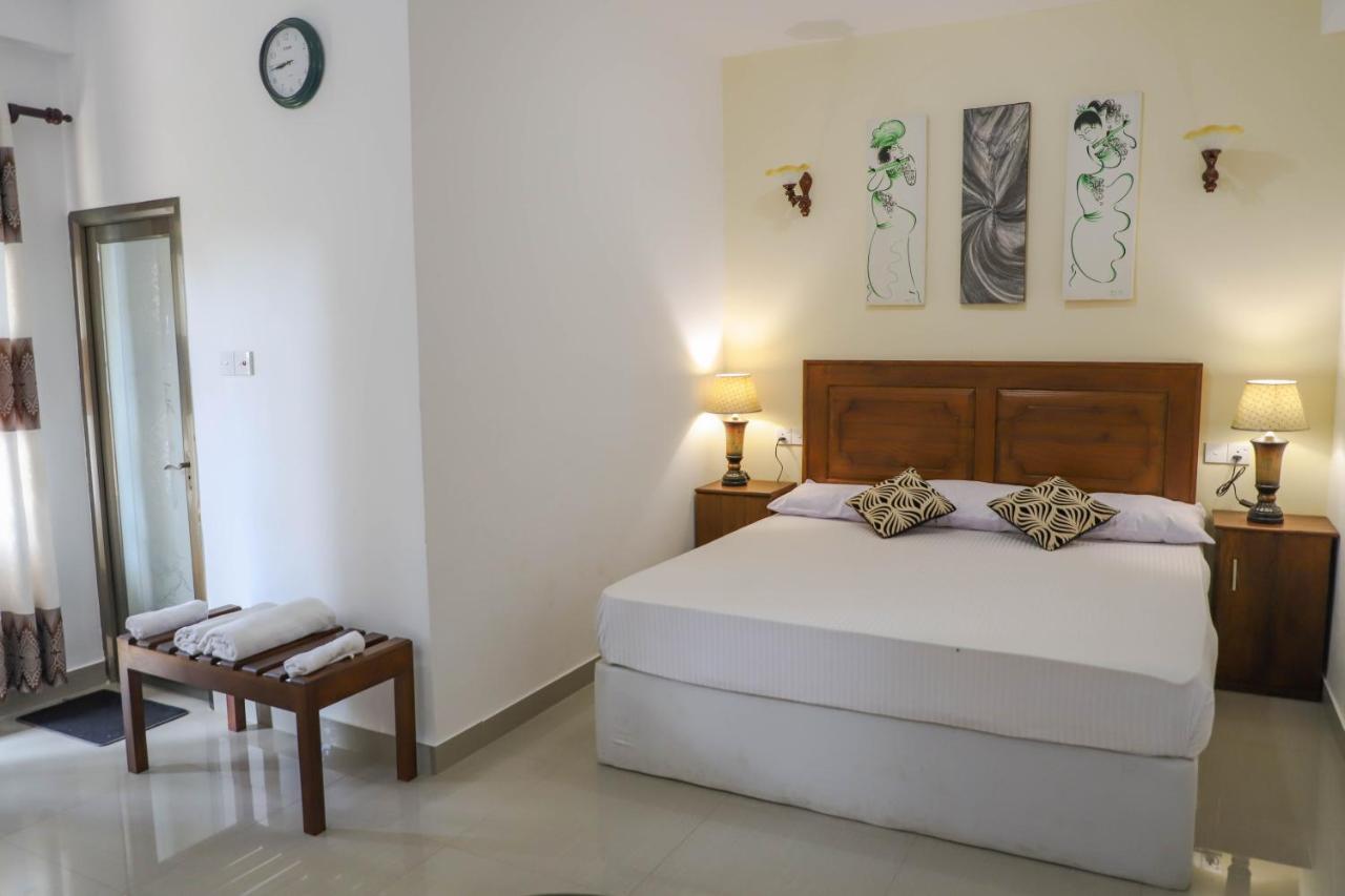 ווליגאמה Ilamparuma Hotel מראה חיצוני תמונה